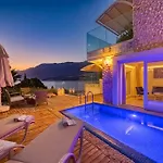 Peninsula Gardens (adults Only) Otel